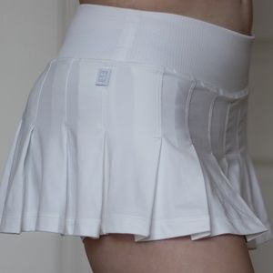 White Nike dri-fit pleated tennis skirt XS or S